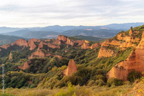 Vista de Las Médulas, Considerada la mayor mina de oro a cielo abierto de todo el Imperio Romano. En el año 1997 la Unesco lo declaró Patrimonio de la Humanidad	 photo