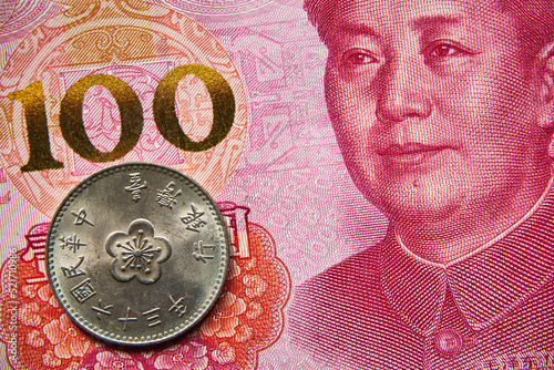 banknot chiński, 100 juanów, moneta tajwańska , Chinese banknote, 100 yuan, Taiwanese coin