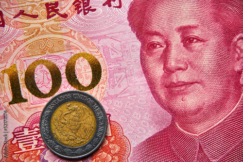 banknot chiński, 100 juanów, moneta meksykańska, Chinese banknote, 100 yuan, Mexican coin