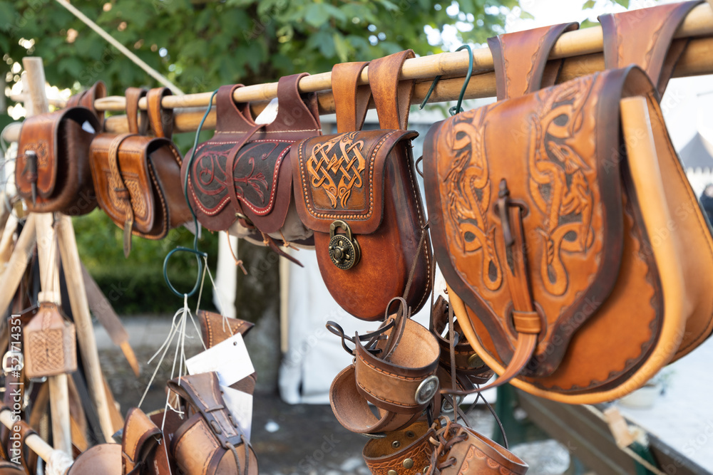 Street trade in original leather goods