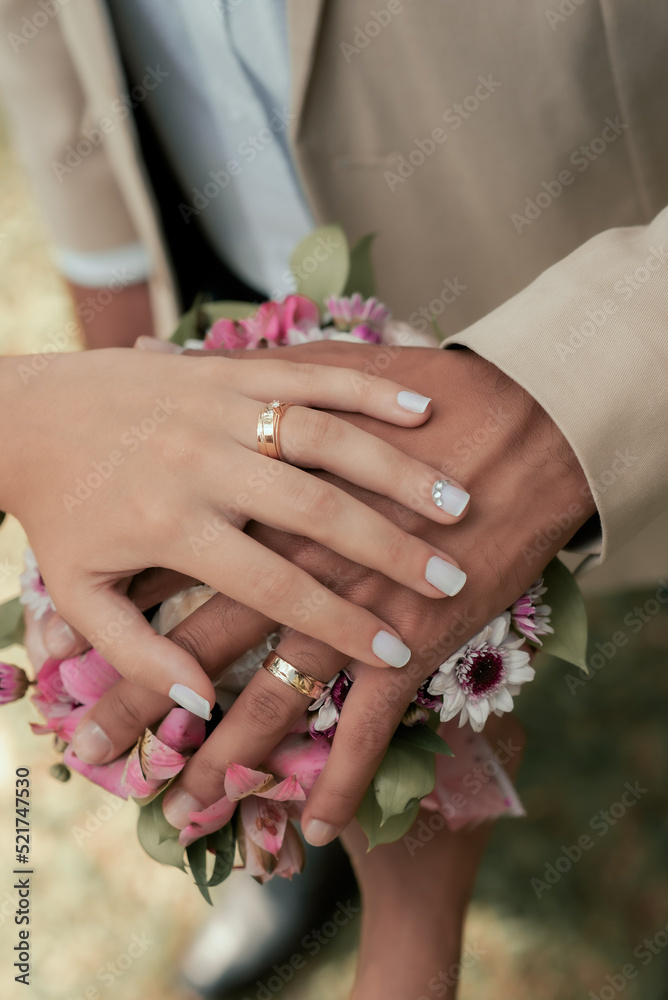 outdoor wedding rehearsal with details on the ring and bouquet outdoor wedding rehearsal with details on the ring and bouquet