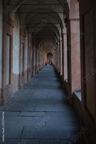 Il portico di San Luca a Bologna © disrupt