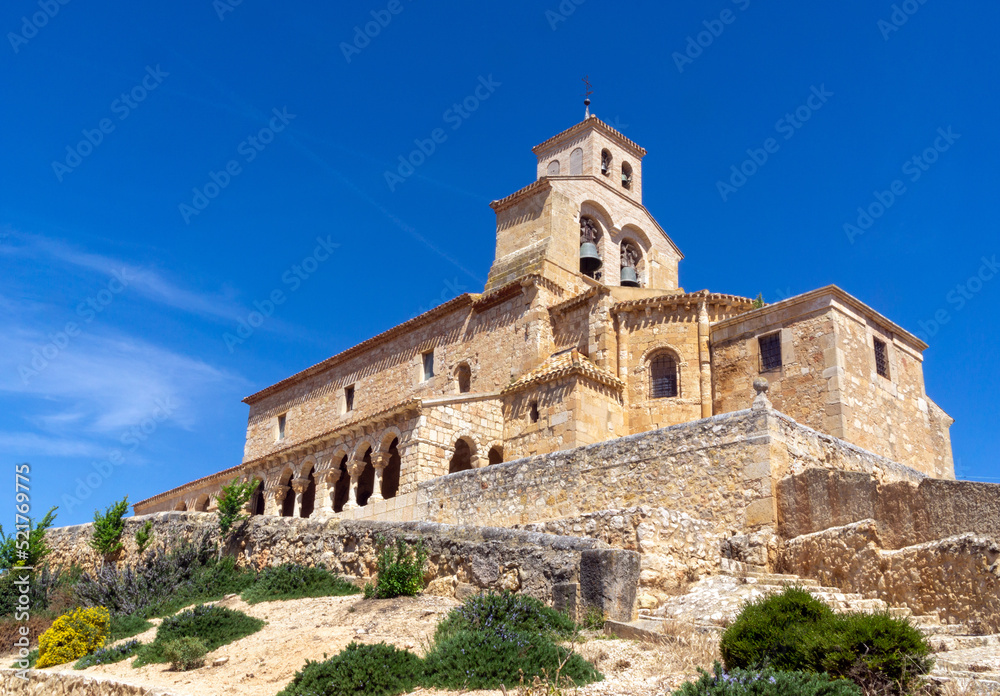 Iglesia románica de Nuestra Señora del Rivero (siglo XII). Patrimonio histórico de España. San Esteban de Gormaz, Soria, España.