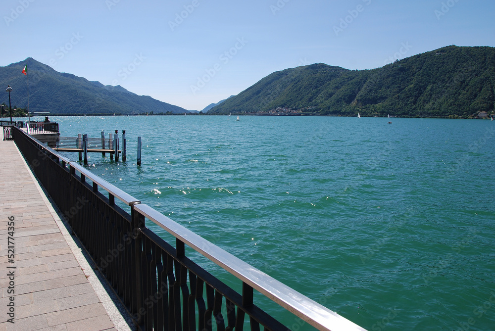 Il lago di Lugano da Campione d'Italia in provincia di Como, Lombardia, Italia. Il lago di Lugano da Campione d'Italia in provincia di Como, Lombardia, Italia.