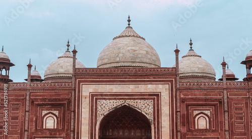 Obraz na płótnie Taj Mahal, a marble mausoleum in the city of Agra, India. w salonie