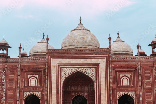 Obraz na płótnie Taj Mahal, a marble mausoleum in the city of Agra, India. w salonie