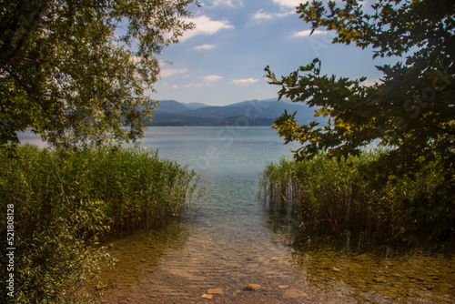 It is a freshwater lake located in the eastern part of the Marmara Region, in the eastern half of a long pit that joins the Adapazarı Plain to the Izmit Gulf groove