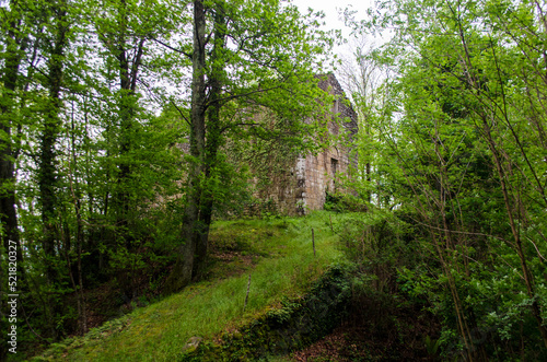 Un vecchio convento diroccato lungo la Via del Volto Santo  cammino che parte da Pontremoli e arriva a Lucca