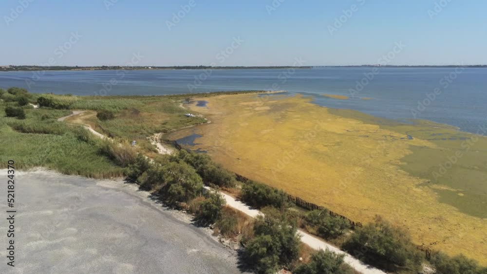 Etang du Méjean, vue aérienne, Occitanie Etang du Méjean, vue aérienne, Occitanie
