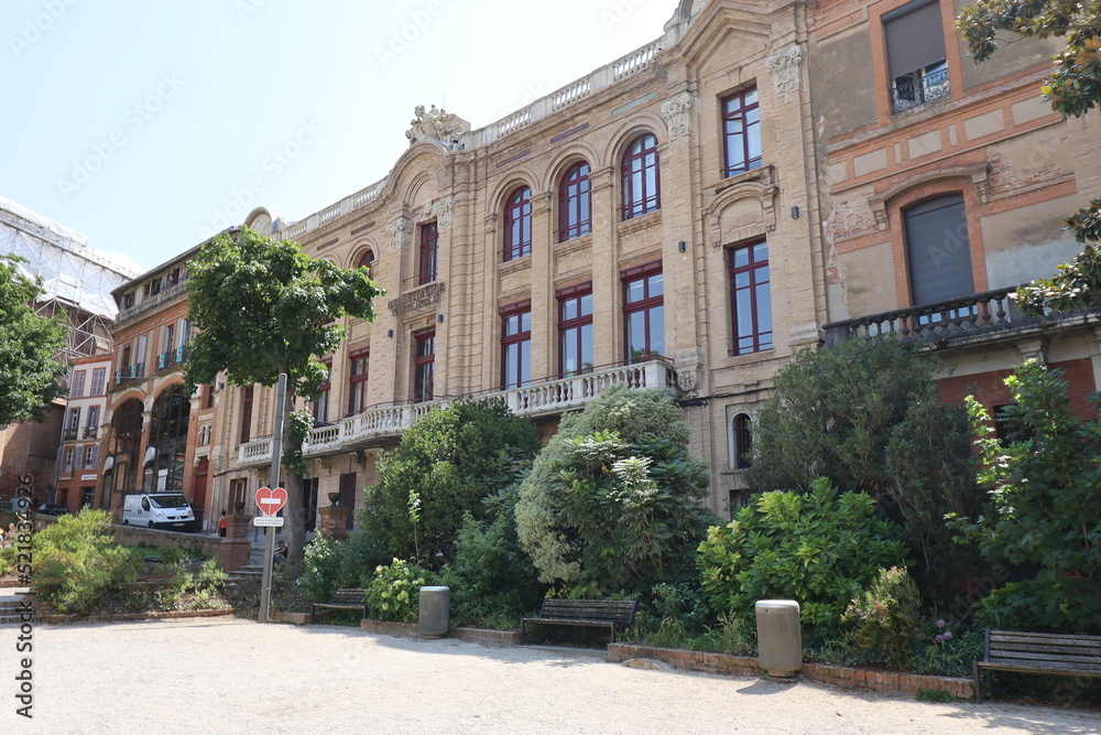 La bibliothèque municipale, vue de l'exterieur, ville de Montauban, département du Tarn et Garonne, France
