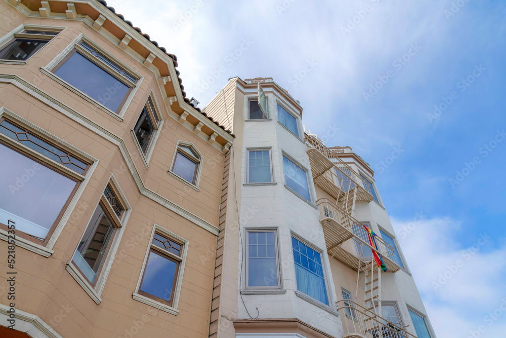 Multi-storey townhome and apartment building in San Francisco, California