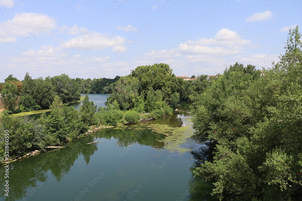 La rivière le Tarn, ville de Montauban, département du Tarn et Garonne, France