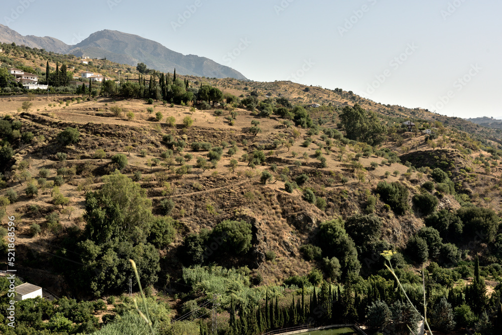 paisaje de montaña en el sur de España en los pueblos de Andalucia