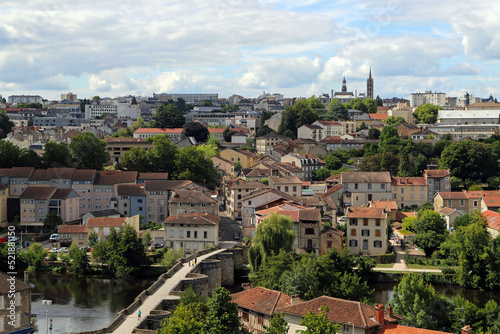 Obraz na płótnie Vue sur Limoges en été w salonie