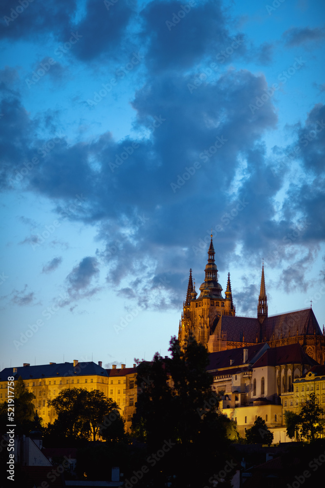 Fototapeta premium landscape with St. Vitus Cathedral
