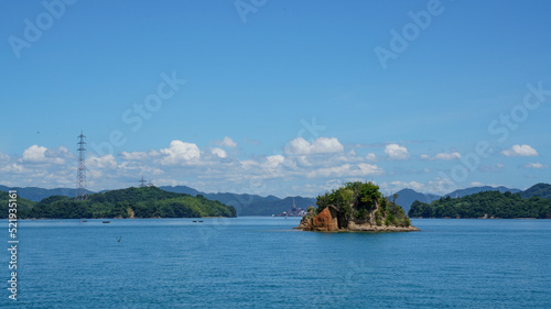 夏の海と島 © File_1048217