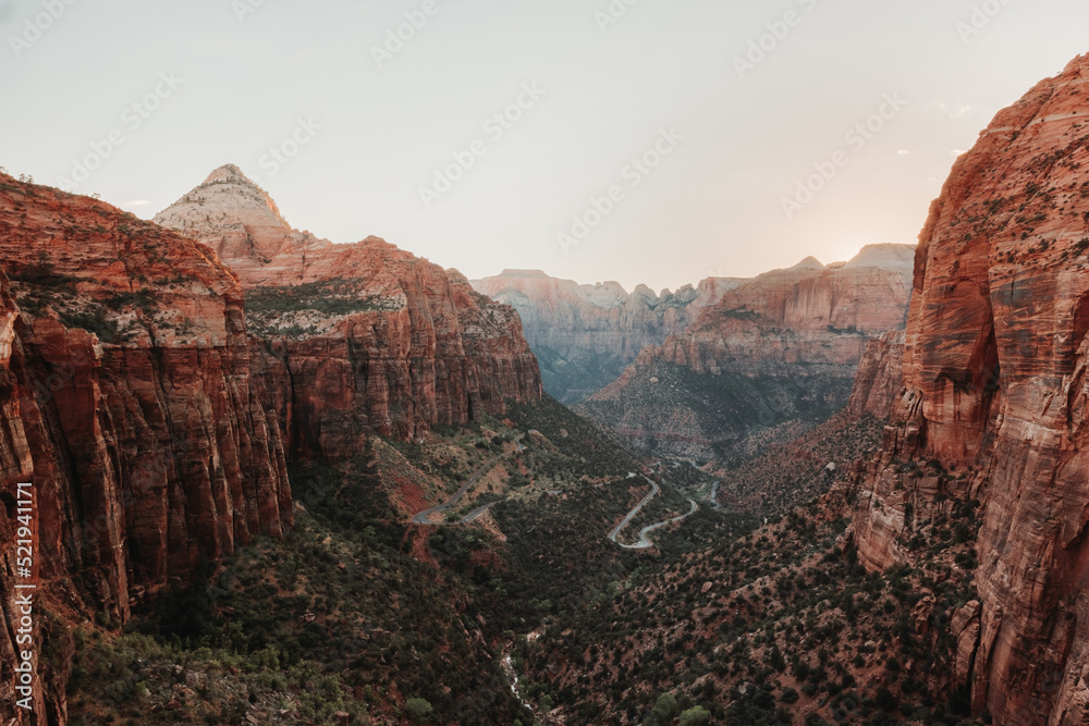 Naklejka premium Sunset over Canyon Overlook in Zion National Park
