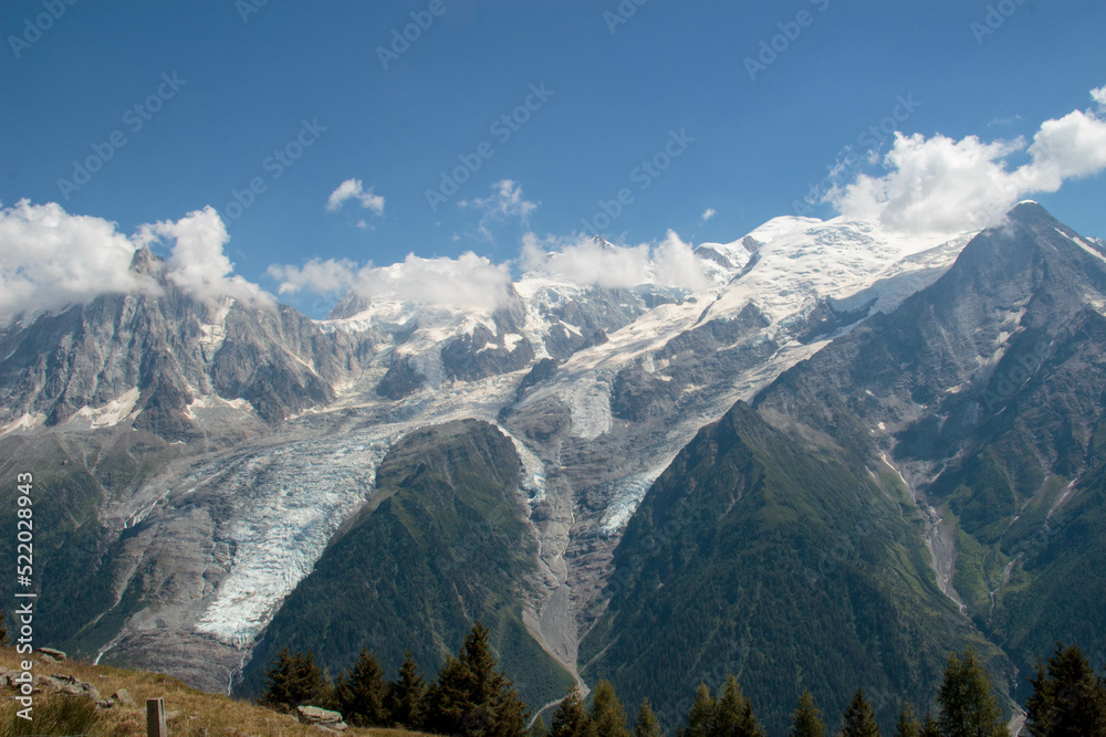 Glacier dans le massif du Mont Blanc