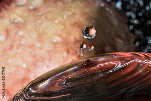 fantasia com água e fruta, planeta do espaço dos solhos