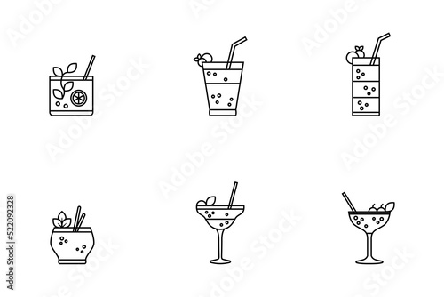 Conjunto de iconos de cocteles y bebidas alcohólicas. Bebidas frías de verano, estilo línea simple photo