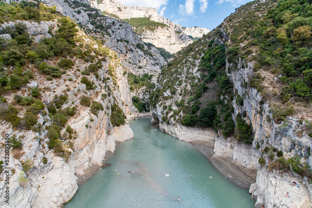 Sécheresse et manque d'eau dans le sud de la France Le lac de SainteCroix et l'entrée des