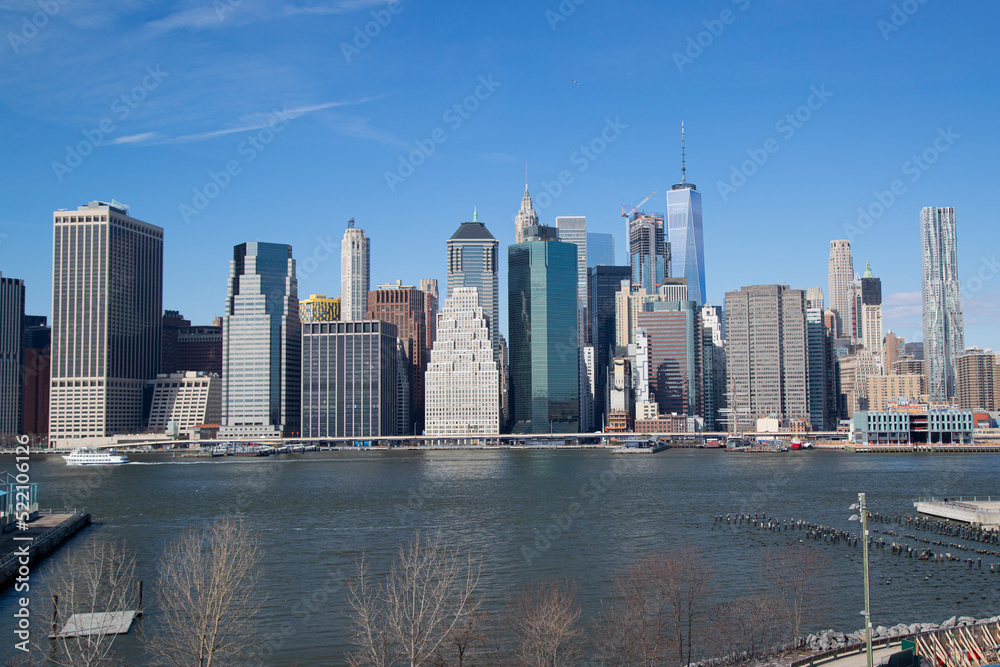 Obraz premium New York, NY, USA - February 2nd, 2017 - Strolling the fabulous Brooklyn Bridge
