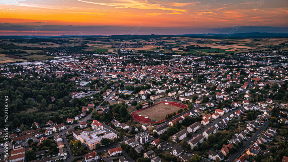 Luftaufnahme der Kreisstadt Lauterbach (Hessen) bei einem wunderschönen Sonnenuntergang