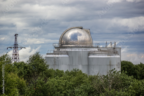 Obraz na płótnie Observatory and telescope to study beyond the universe. w salonie