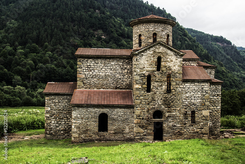Obraz na płótnie Ancient Christian Alanian temple in the mountains w salonie
