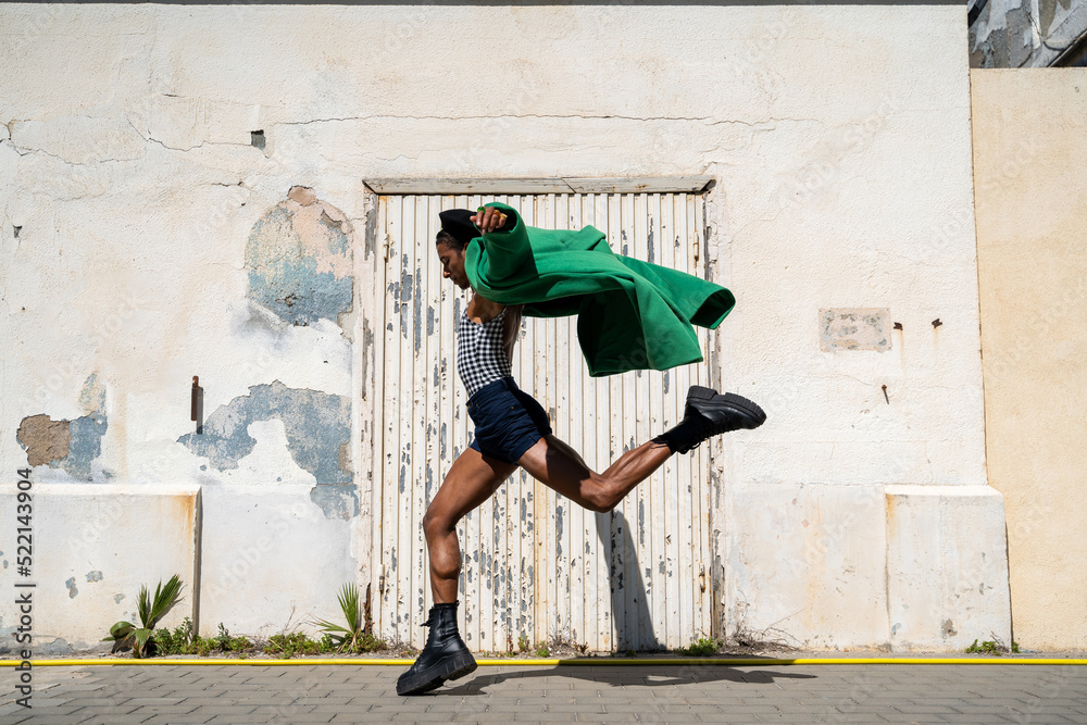 Contemporary dance around the city Contemporary dance around the city