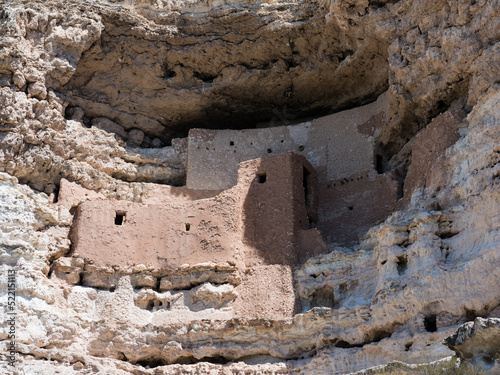 фотографія Montezuma Castle National Monument, ancient cliff dwelling in Camp Verde - AZ, U