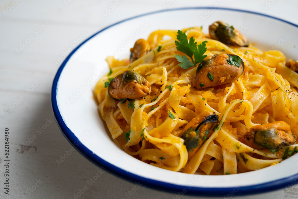Spaghetti with garlic or mussels. Italian seafood recipe.