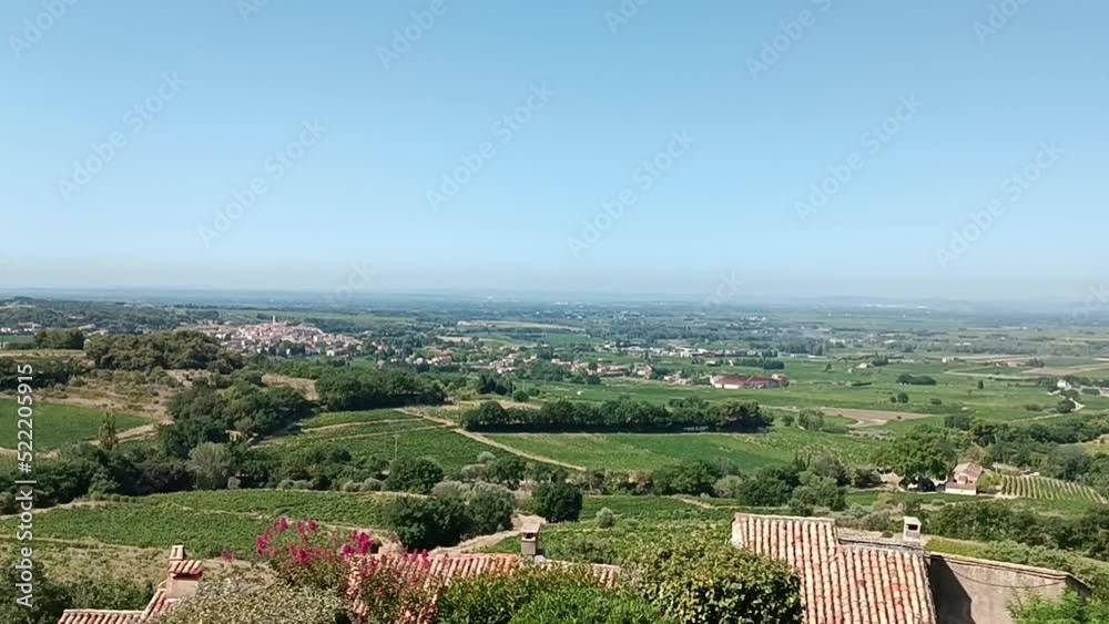 vue de la campagne autour du village de Séguret
