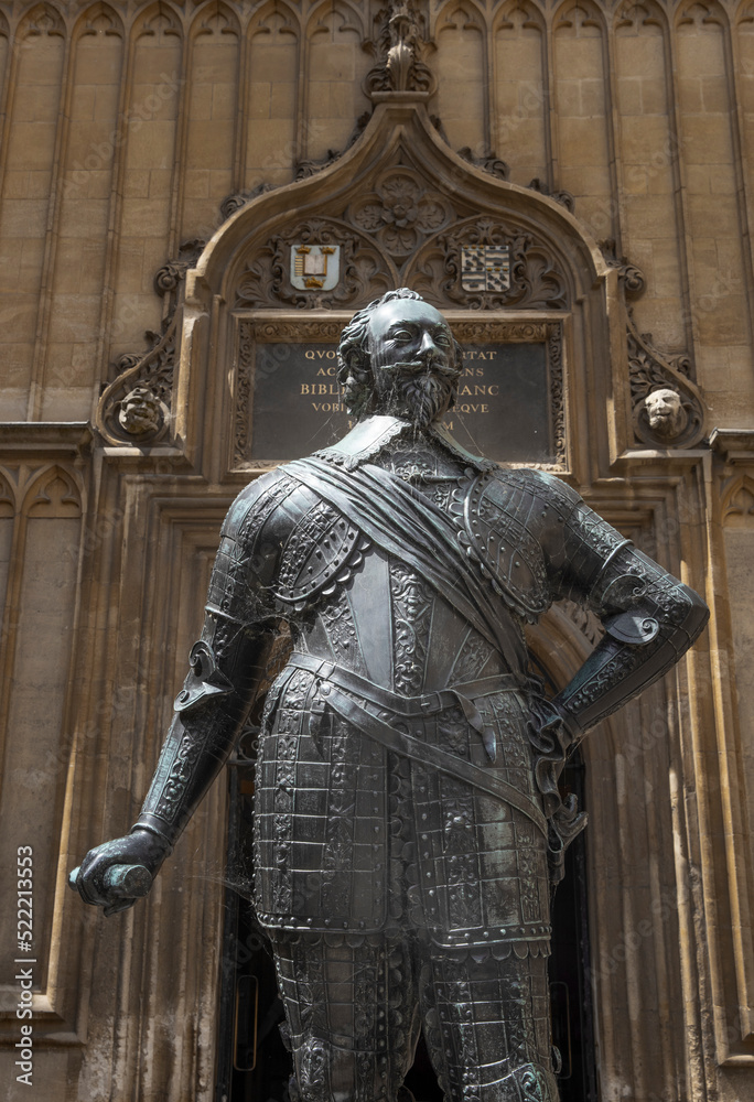 Statue of founder of Bodleian Library. Library. Oxford, oxfordshire. England. UK. Great Brittain. University. Sir Thomas Bodley.