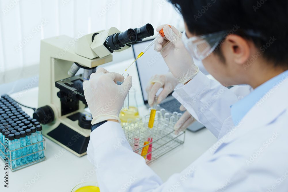 Fototapeta premium scientists analyze chemical samples Discuss technological innovations
