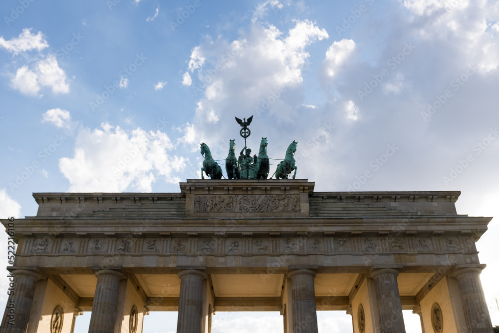 Parte superior de la Puerta de Brandeburgo en Berlín 