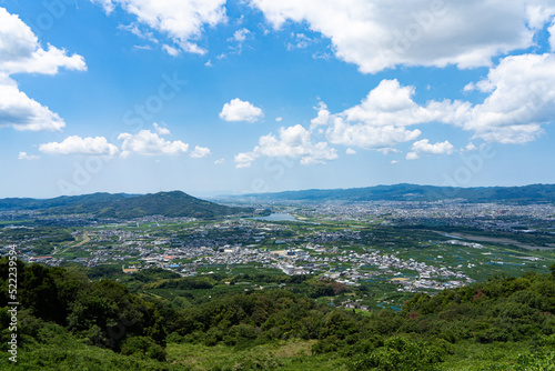 最初ヶ峰展望所から見る紀の川市街