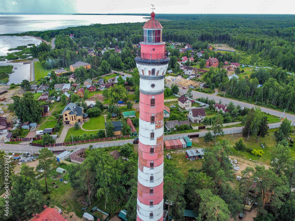 Obraz premium old osinovetsky lighthouse, Lake Ladoga