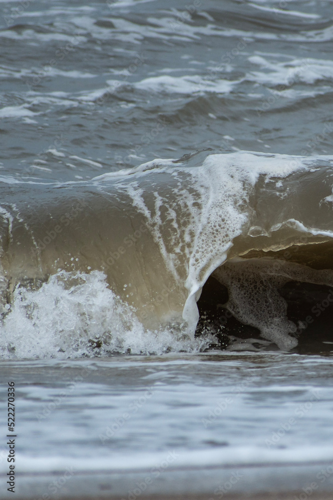 Obraz premium waves on the beach