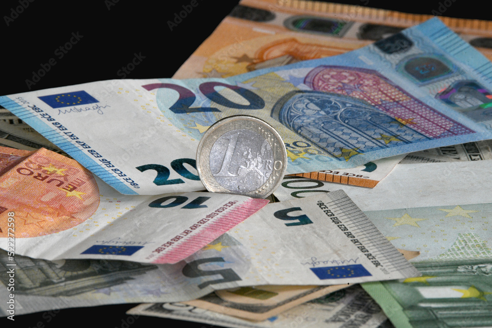 what is the value of the euro compared to the american dollar