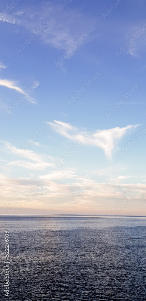 san sebastian mar oceano cielo nubes colores azul montañas