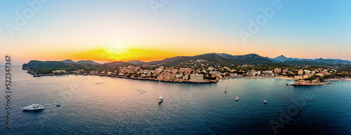 Sonnenuntergang auf Mallorca mit Blickrichtung Cala Fornells, Abends am Strand, Panorama Luftaufnahme mit der Drohne, Region Calvia, Mittelmeer, Sunset at Mediterranean Sea, Aerial view over Mallorca  photo