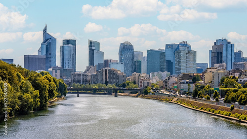 Fototapeta Naklejka Na Ścianę i Meble -  La Defense, the business district in Paris, France