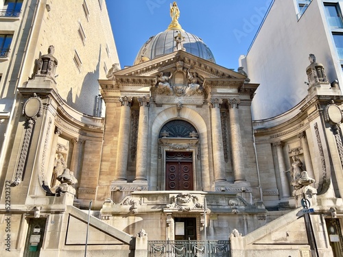 The Notre-Dame-de-Consolation chapel is a Catholic chapel locateLa chapelle Notre-Dame-de-Consolation est une chapelle catholique située 23 rue Jean-Goujon dans le quartier des Champs-Élysées à Paris. photo