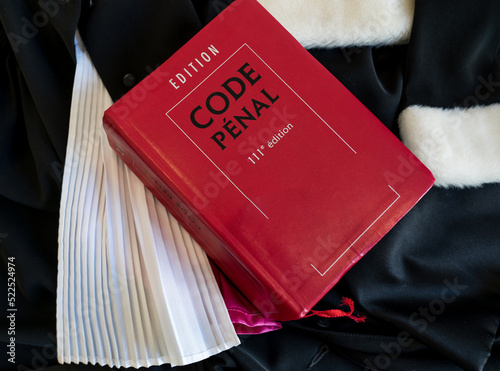 Justice Française code des lois françaises - livre rouge des lois