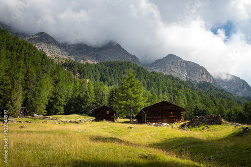 Trekking in the mountains, Giro del Confinale