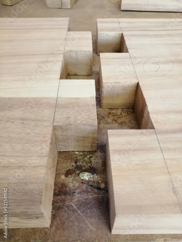 Принти на полотні wood piece with dovetail attachment
