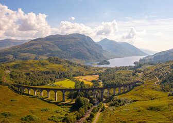 Keuken achterwand Glenfinnanviaduct Glenfinnan viaduct in groene Hooglanden  © CRAIG LONIE