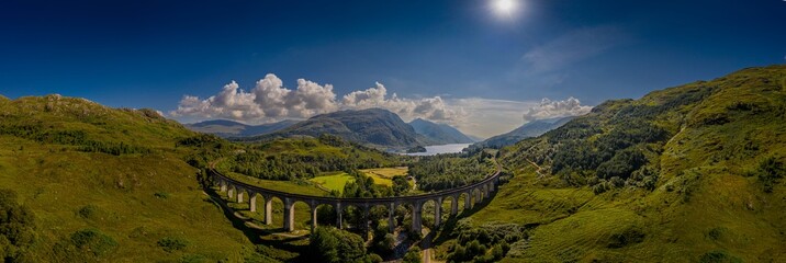 Keuken achterwand Glenfinnanviaduct Glenfinnan viaduct in Schots berglandschap  © CRAIG LONIE