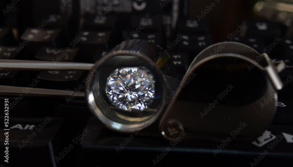 Shiny real diamonds for jewelry making.